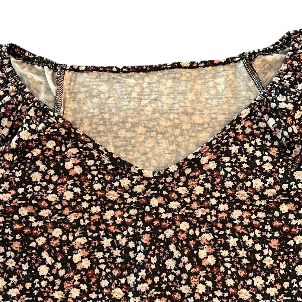 Womens‎ Size S Floral Print V Neck Short Sleeve Smocked Waist Mini Dress - Picture 2 of 7